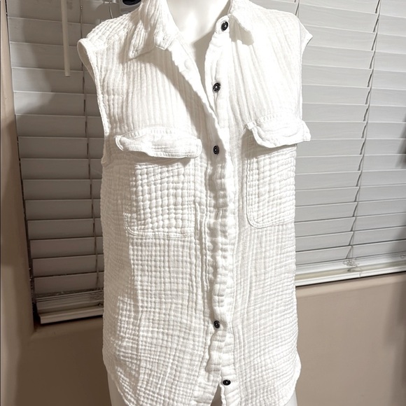 Free People White Sleeveless Button-Up Shirt - Picture 1 of 6